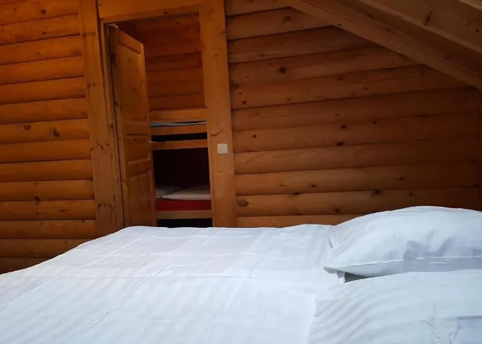 بيت للعطل In Wiesen Mit Privatem Pool *